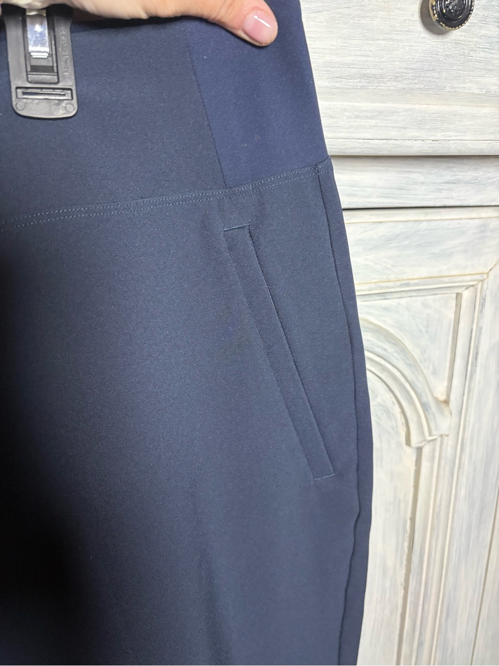 Athleta Navy Endless High Rise Pant Stretch Travel Comfort Athleisure Flattering - Picture 8 of 12